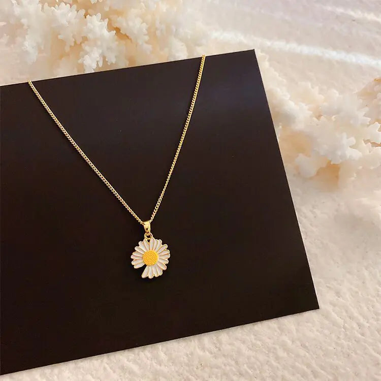 Designer Daisy Necklace for Women with Floral Pendant